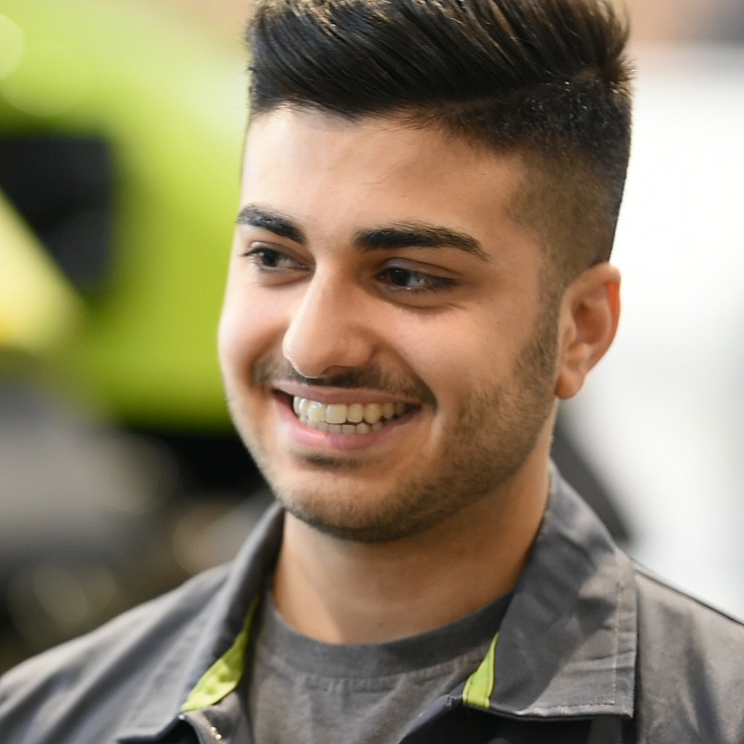 Petrus Begic macht eine Ausbildung zum Verfahrensmechaniker für Beschichtungstechnik bei CLAAS in Harsewinkel